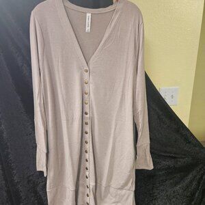 Zenana Outfitters 1X Long Sleeve Snap Front closure cozy sweater, long, Taupe